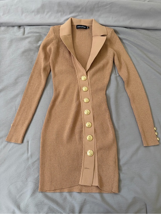 Retrofete Dresses & Skirts - Retrofete Shimmering Camel Ribbed Long-Sleeve Button-Front Knit Dress